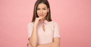 Learn how to build confidence as a female leader. Discover strategies to overcome imposter syndrome, develop assertive communication, and embrace your strengths for leadership success.